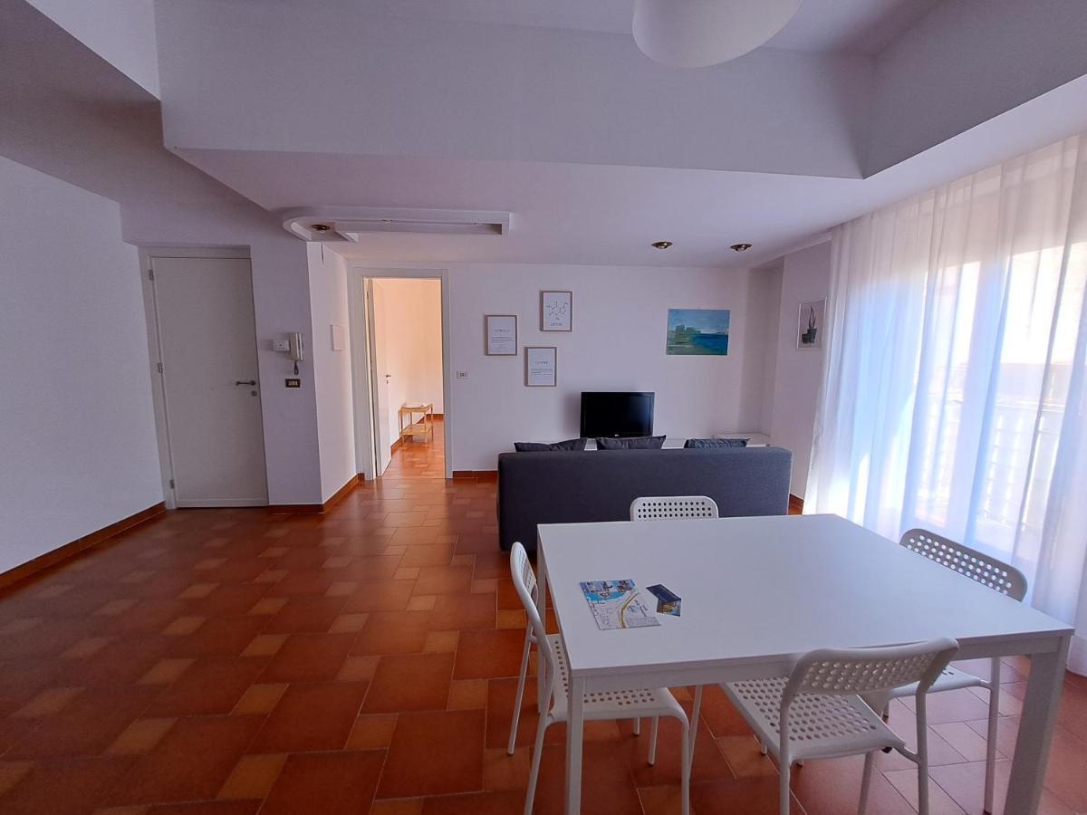 Casavacanze Nel Blu Scirocco Изола деле Фемине Екстериор снимка